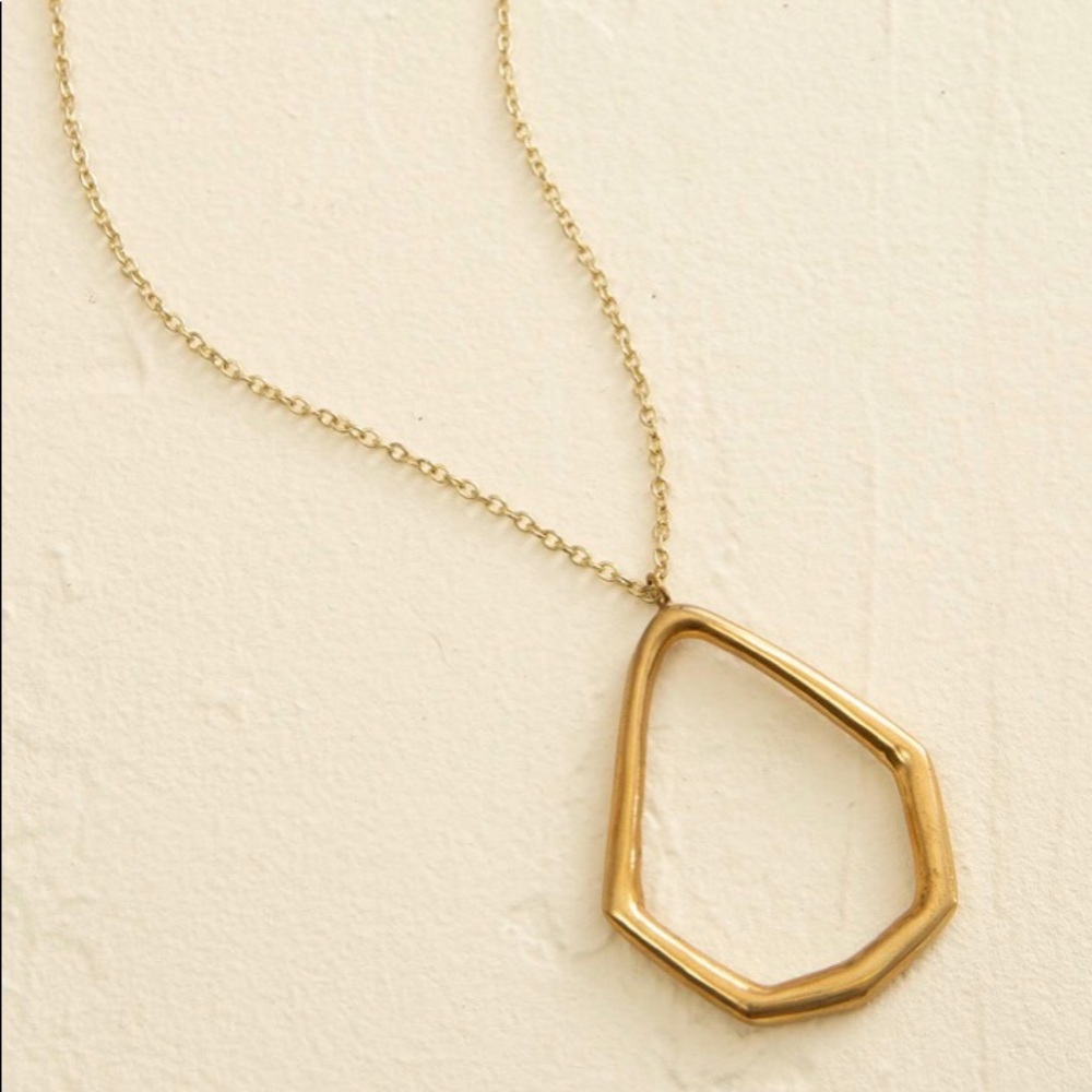 Aerial pendant necklace